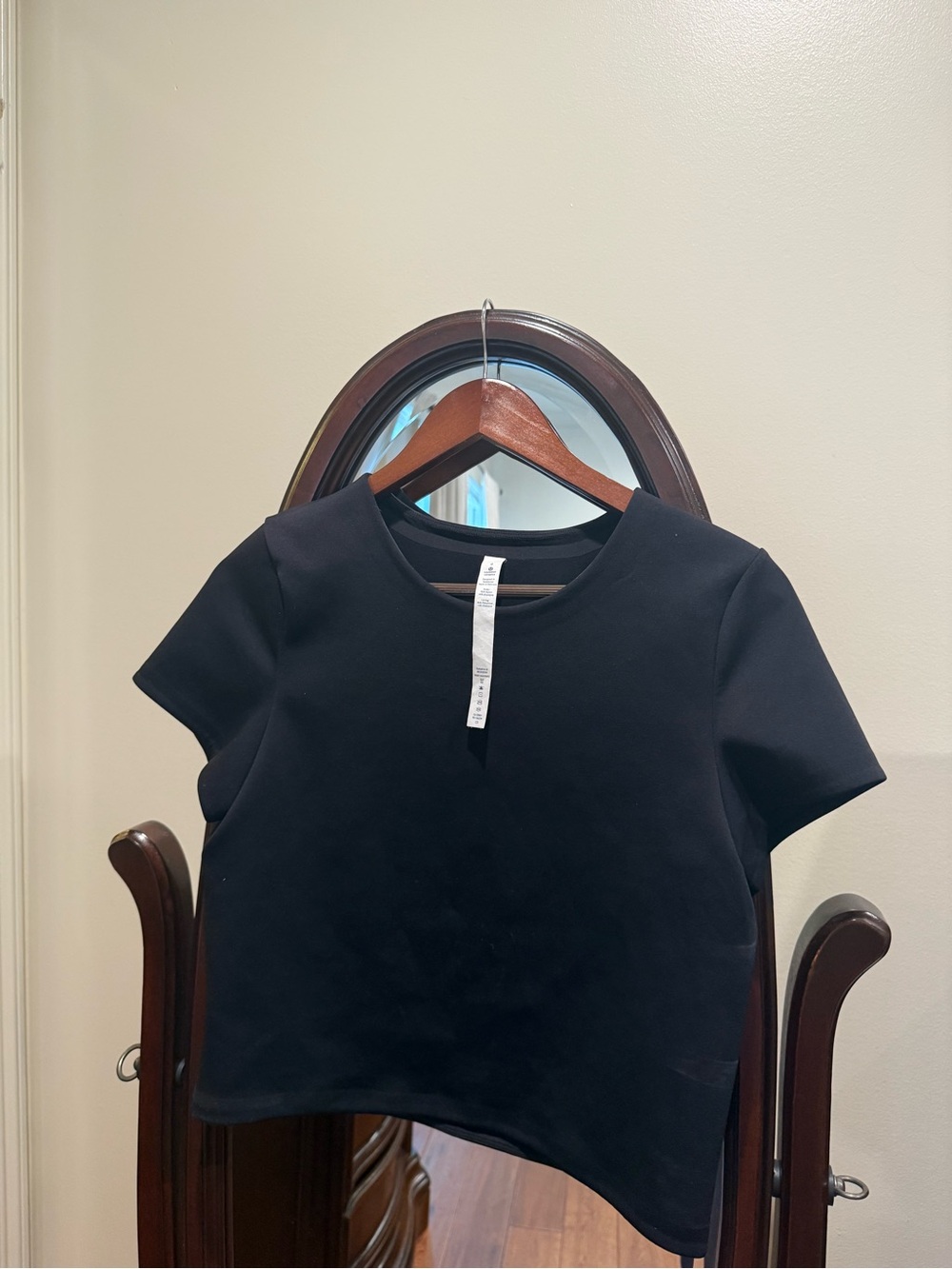 Lululemon Scuba Shaped Short Sleeve, Size 4